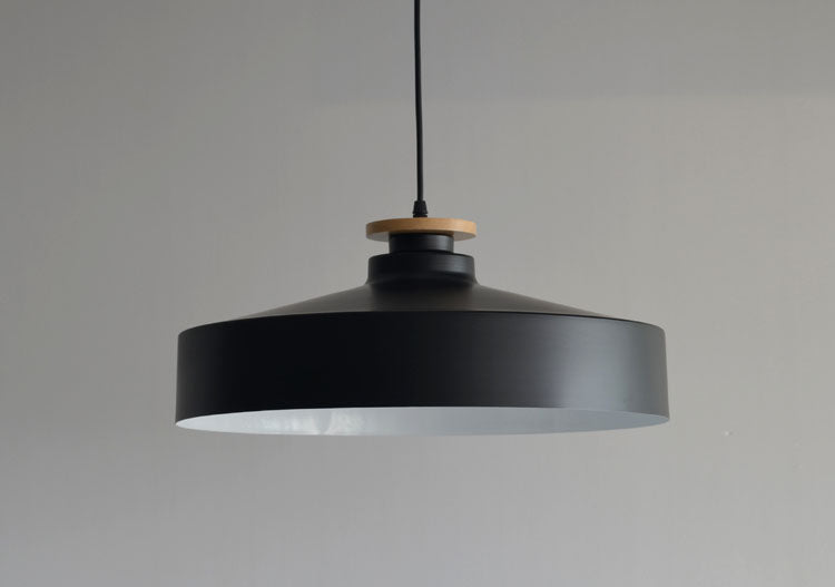 Lámpara de techo Solvéra – Diseño metálico y de madera, escandinavo, cable ajustable
