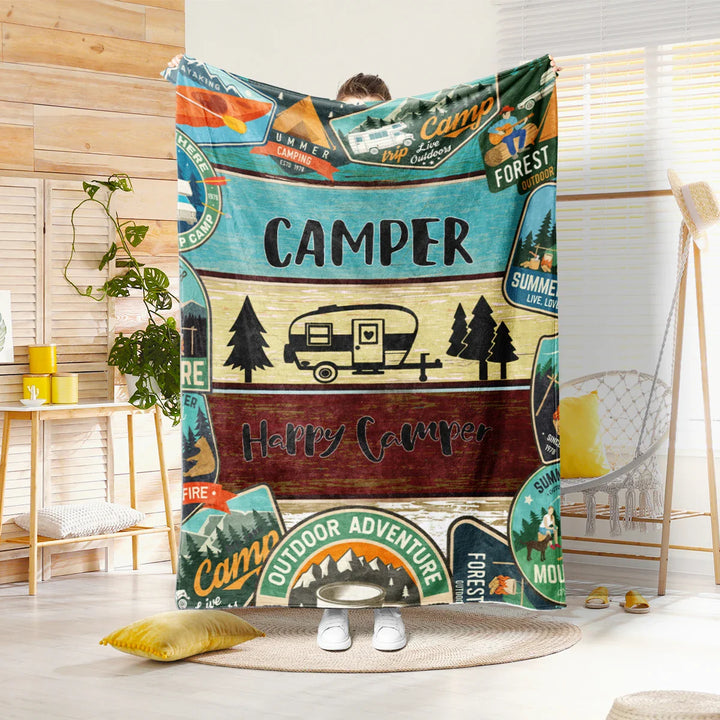 NatureNest – Manta de Peluche com Motivo de Caravana e Floresta – Para Casa &amp; Viagens