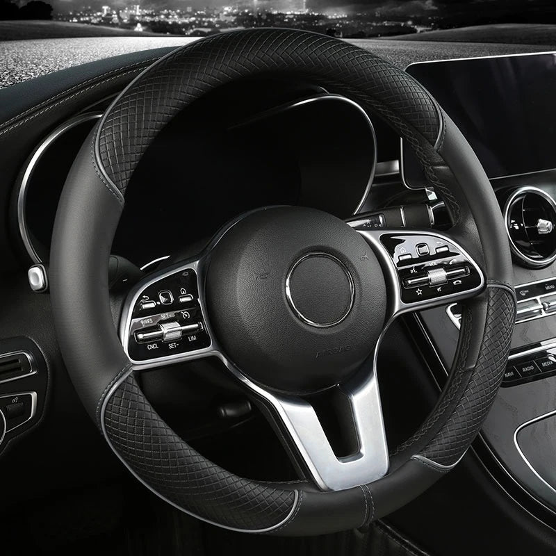 CARLUX – Premium steering wheel cover made of artificial leather with diamond pattern Vestragear
