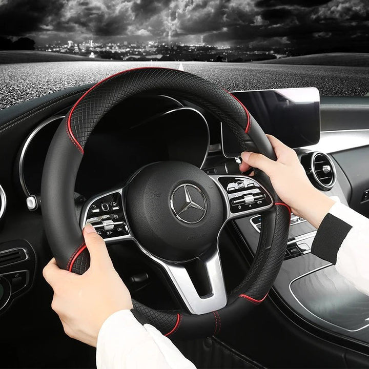 CARLUX – Premium steering wheel cover made of artificial leather with diamond pattern Vestragear