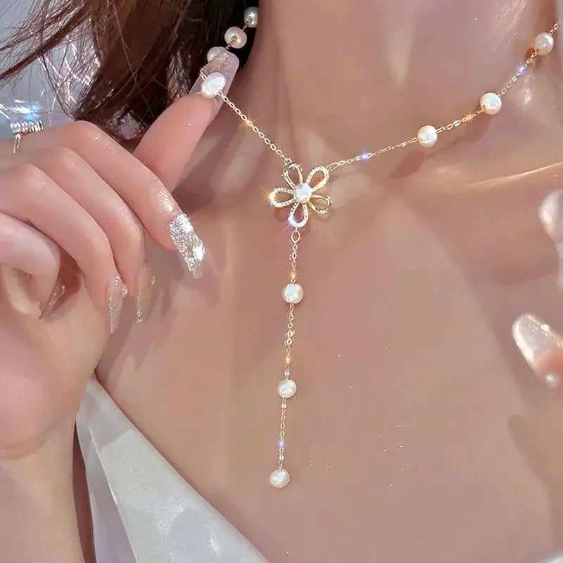 Aureline Parel Choker – Verstelbare Goudkleurige Ketting met Glanzende Parelaccenten voor Tijdloze Elegant