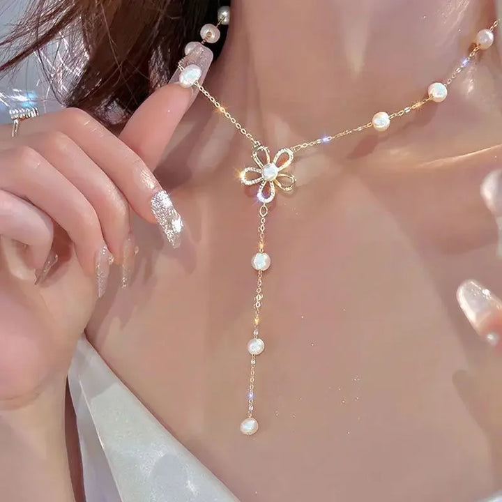 Aureline Parel Choker – Verstelbare Goudkleurige Ketting met Glanzende Parelaccenten voor Tijdloze Elegant