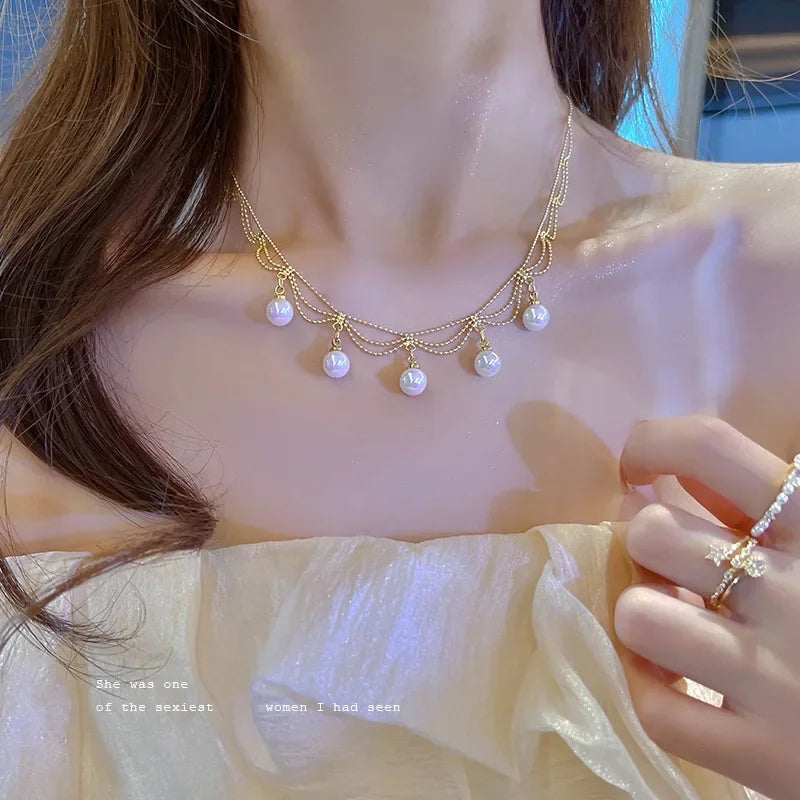 Aureline Parel Choker – Verstelbare Goudkleurige Ketting met Glanzende Parelaccenten voor Tijdloze Elegant