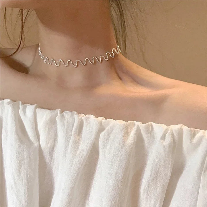 Aureline Parel Choker – Verstelbare Goudkleurige Ketting met Glanzende Parelaccenten voor Tijdloze Elegant