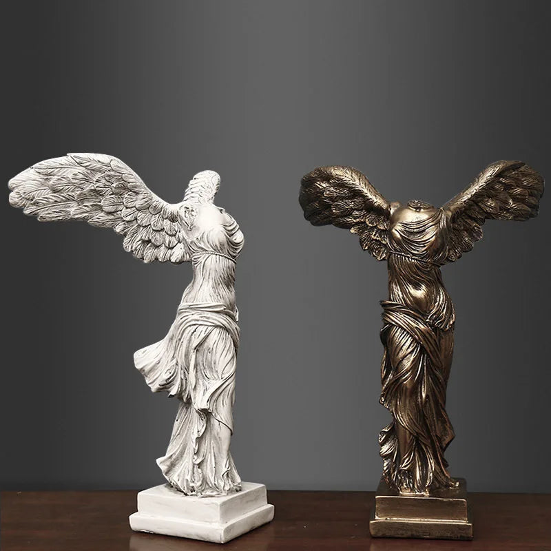 Decoratief Grieks standbeeld van de Overwinningsgodin in hars voor interieur en bureau 0