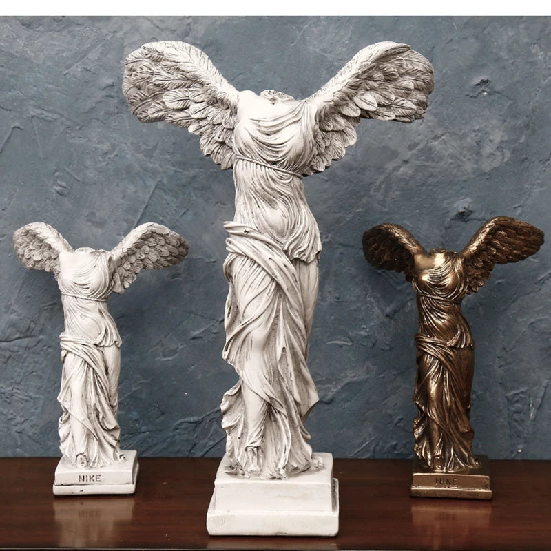 Decoratief Grieks standbeeld van de Overwinningsgodin in hars voor interieur en bureau 1