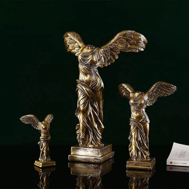 Decoratief Grieks standbeeld van de Overwinningsgodin in hars voor interieur en bureau 2