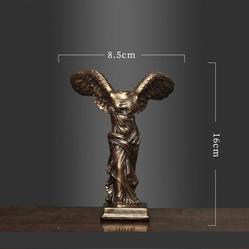 Decoratief Grieks standbeeld van de Overwinningsgodin in hars voor interieur en bureau 7