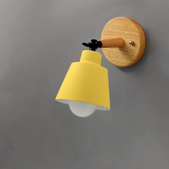 Lámpara de pared Aurenza Devon – Pantalla metálica con acento de madera y brazo ajustable