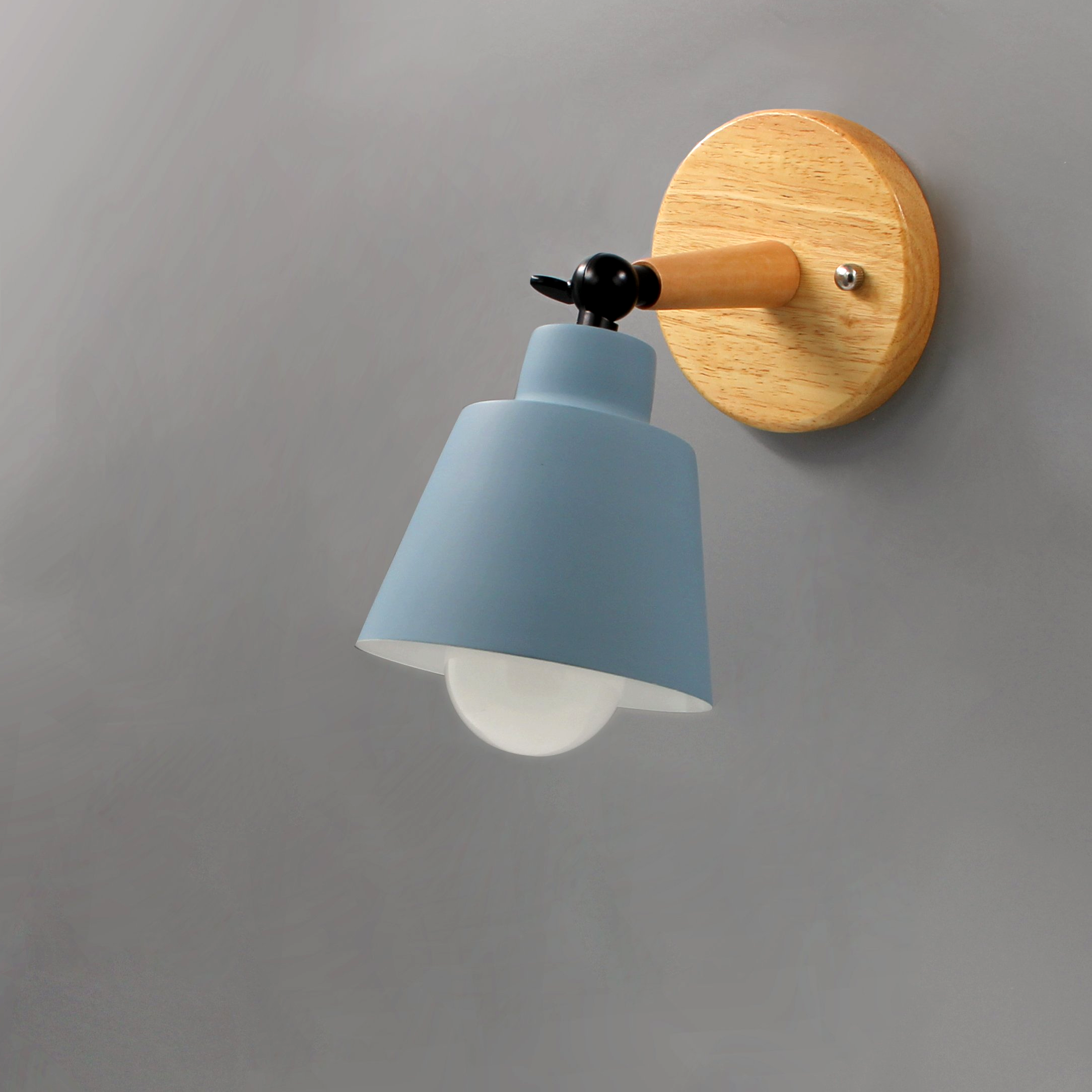 Aurenza Devon Wandlamp – Metalen Kap met Houten Accent en Verstelbare Arm