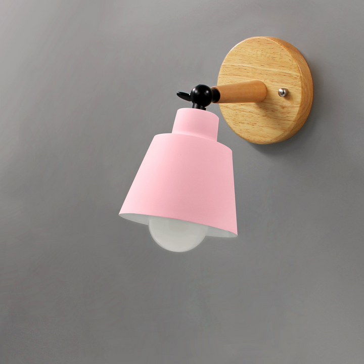 Lámpara de pared Aurenza Devon – Pantalla metálica con acento de madera y brazo ajustable