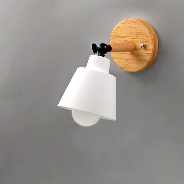 Lámpara de pared Aurenza Devon – Pantalla metálica con acento de madera y brazo ajustable