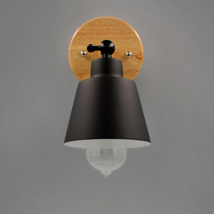 Lámpara de pared Aurenza Devon – Pantalla metálica con acento de madera y brazo ajustable