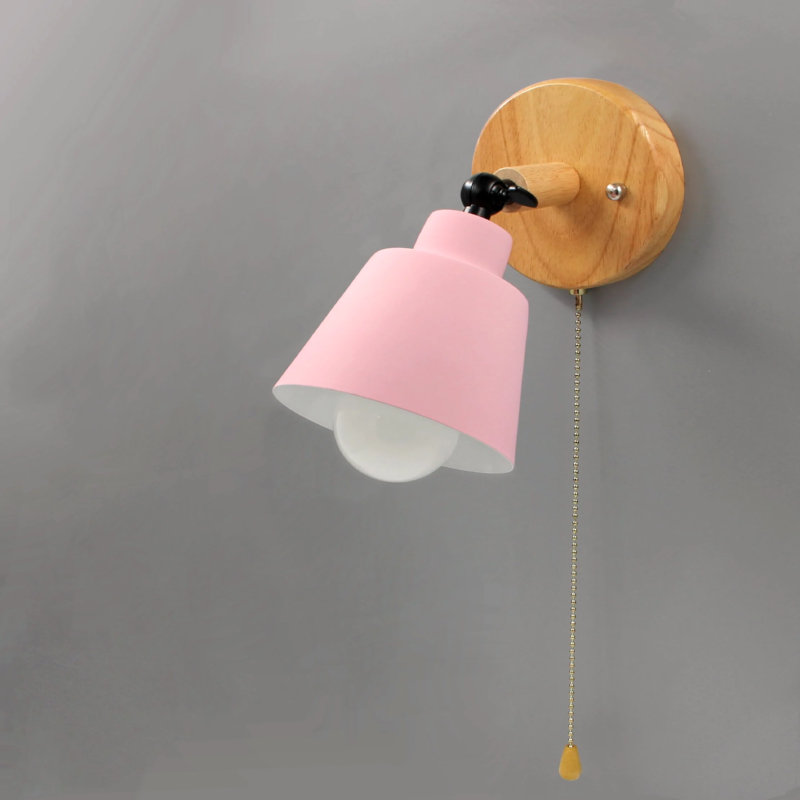 Norvia Devon Wandlamp – Metalen Kap, Houten Accent & Trekschakelaar