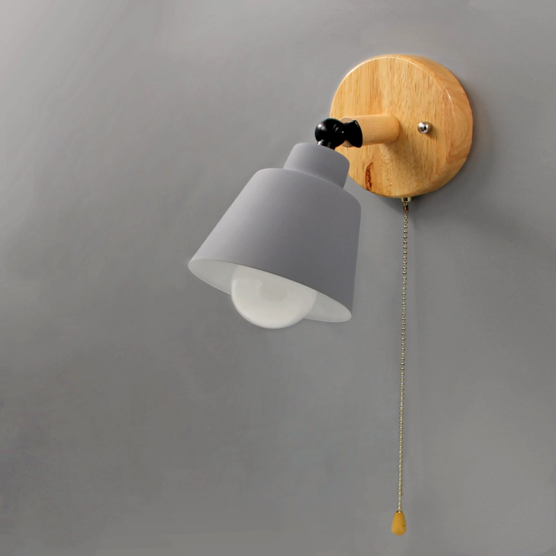 Norvia Devon Wandlamp – Metalen Kap, Houten Accent & Trekschakelaar