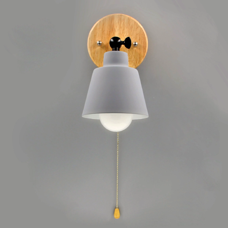 Norvia Devon Wandlamp – Metalen Kap, Houten Accent & Trekschakelaar