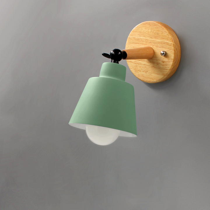 Lámpara de pared Aurenza Devon – Pantalla metálica con acento de madera y brazo ajustable