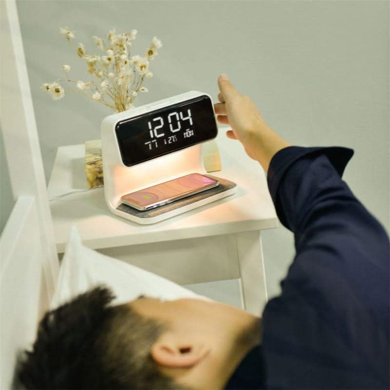 Digitale Wekker met Dimbare LED-Lamp en Draadloze Oplader – Multifunctionele Wekkerradio 2
