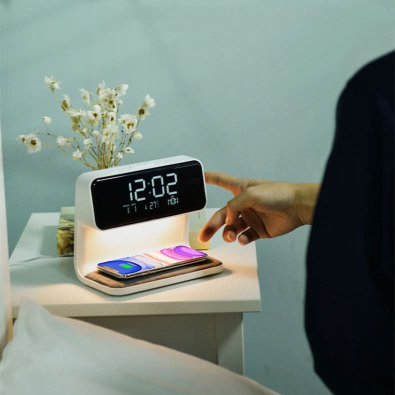 Digitale Wekker met Dimbare LED-Lamp en Draadloze Oplader – Multifunctionele Wekkerradio 3