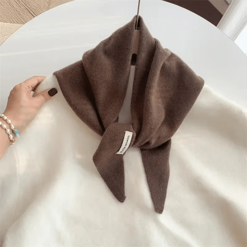 Driehoekige Gebreide Sjaal van Niche Wol – Warm, Elegant &amp; Veelzijdig 2