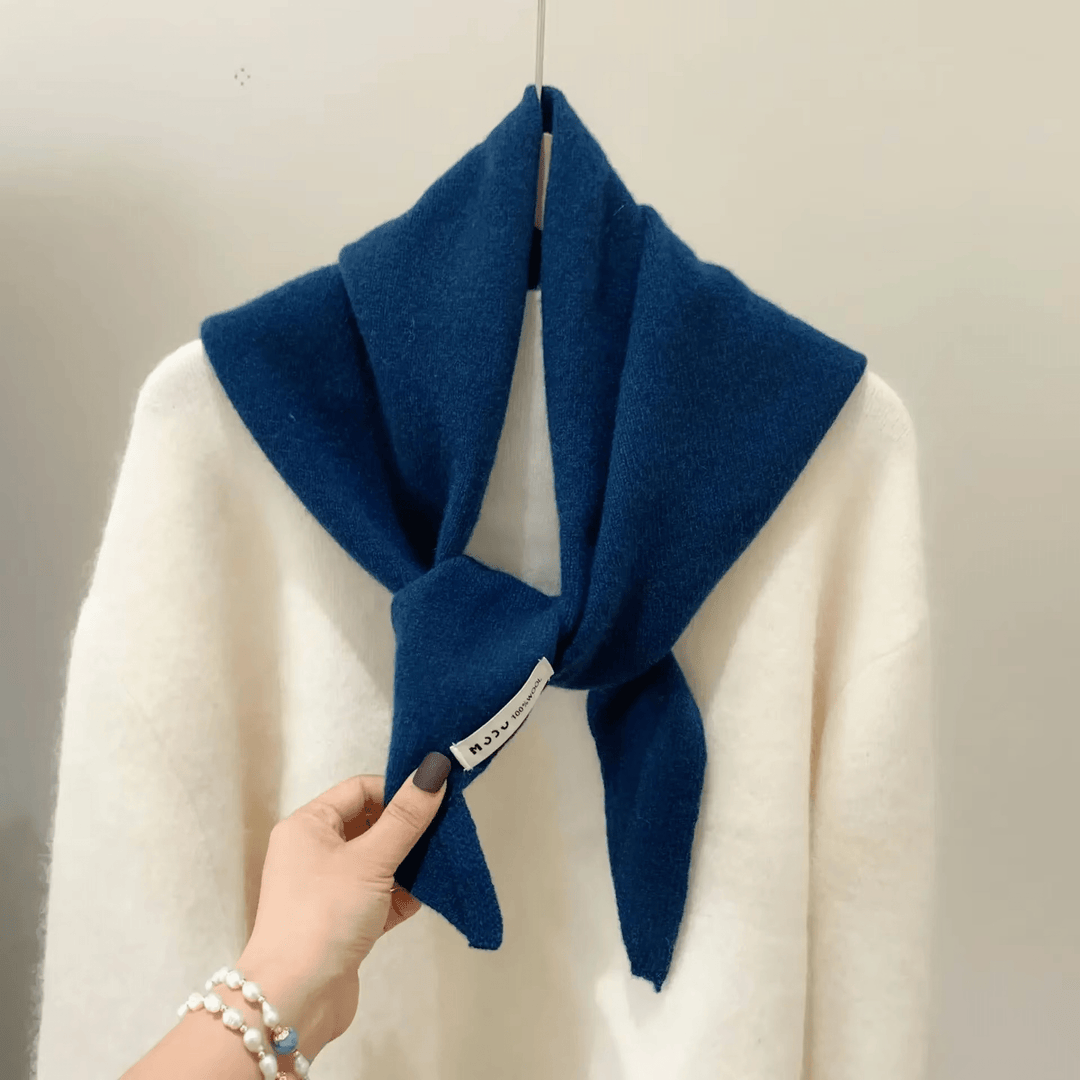 Driehoekige Gebreide Sjaal van Niche Wol – Warm, Elegant &amp; Veelzijdig 4