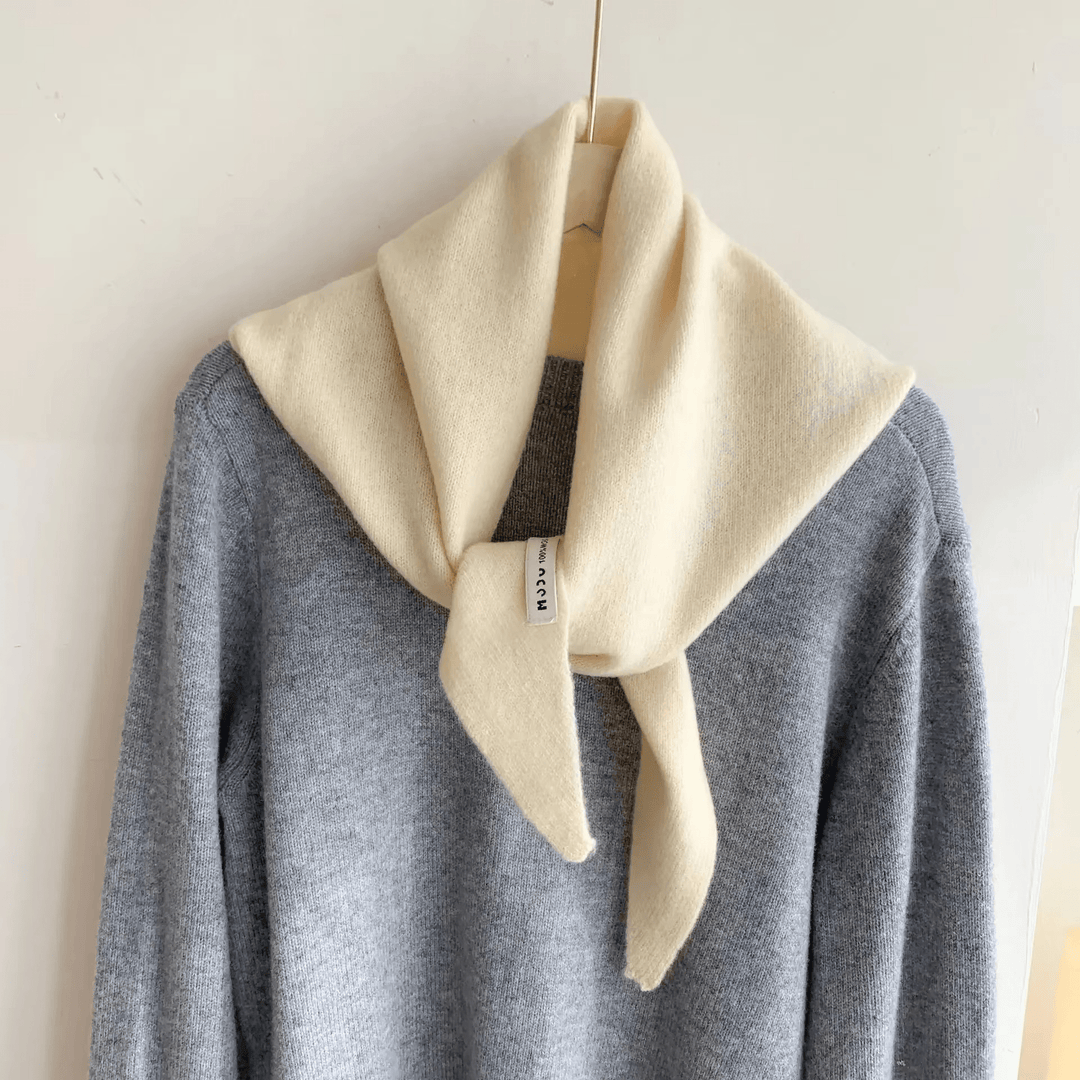 Driehoekige Gebreide Sjaal van Niche Wol – Warm, Elegant &amp; Veelzijdig 7