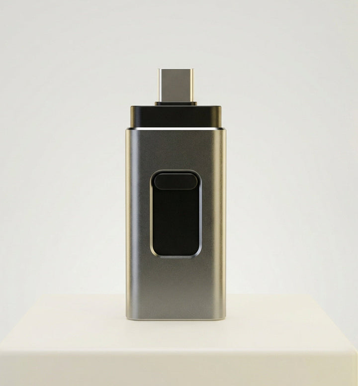 Pen USB 4 em 1 – USB, USB-C, Lightning e Micro-USB para Telemóvel e Computador Portátil