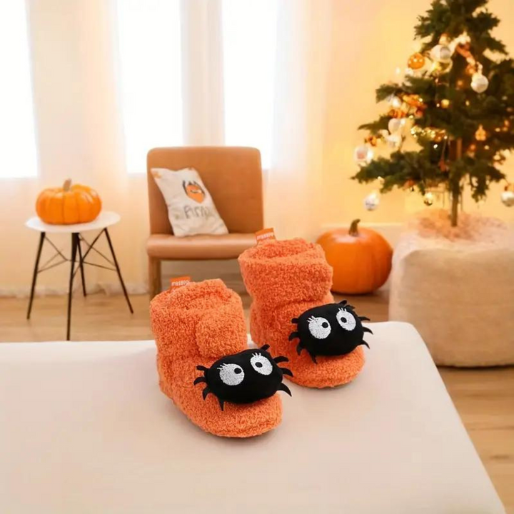 FrightFeet Kinder Sloffen Halloween – Warme Fleece Slofjes met Pompoen &amp; Spinnen voor Herfst &amp; Winter 4