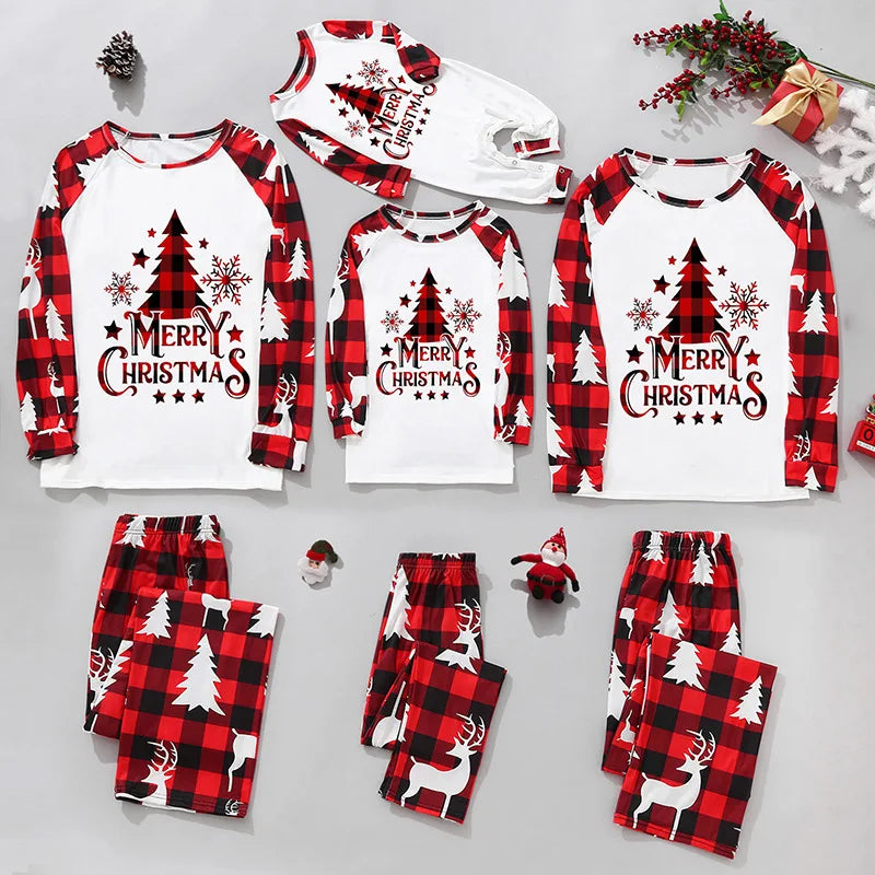 Gezins Pyjama Set voor Kerst – Mama, Papa en Kinderen 0