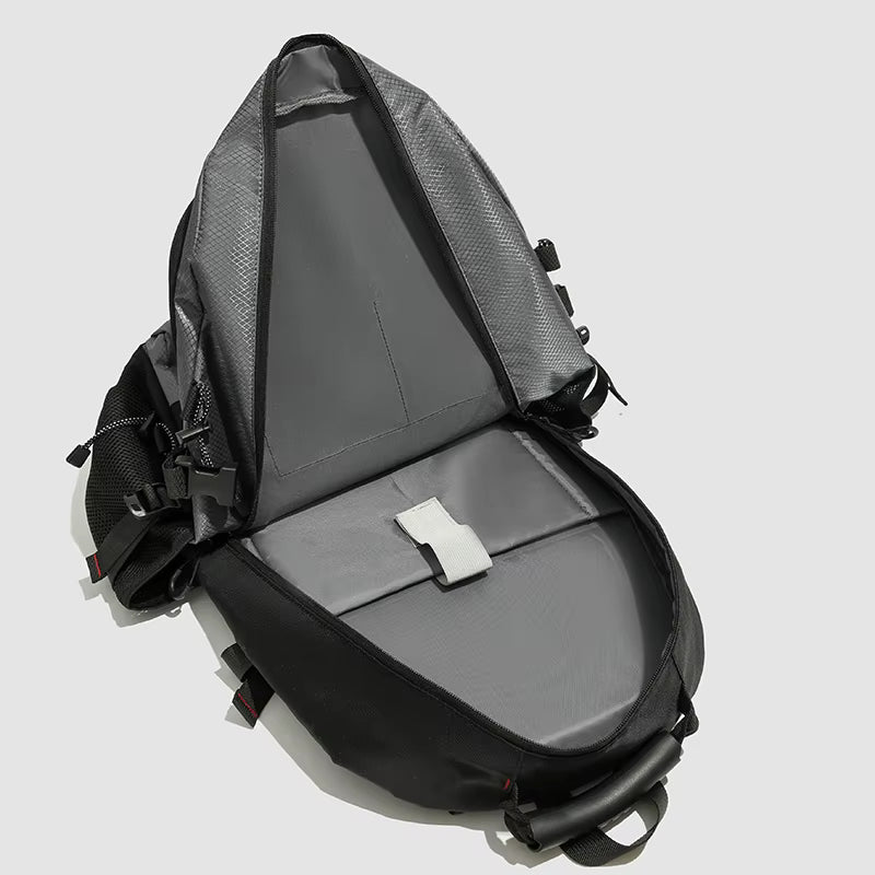 HIKENZO – Waterdichte wandelrugzak van 20-35 liter met ondersteunend ontwerp en reisklare opbergruimte 4