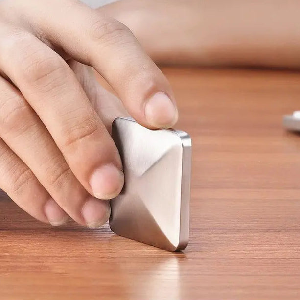 Juguete Fidget Flip – Metal Pesado, Rotación Suave y Formato Compacto