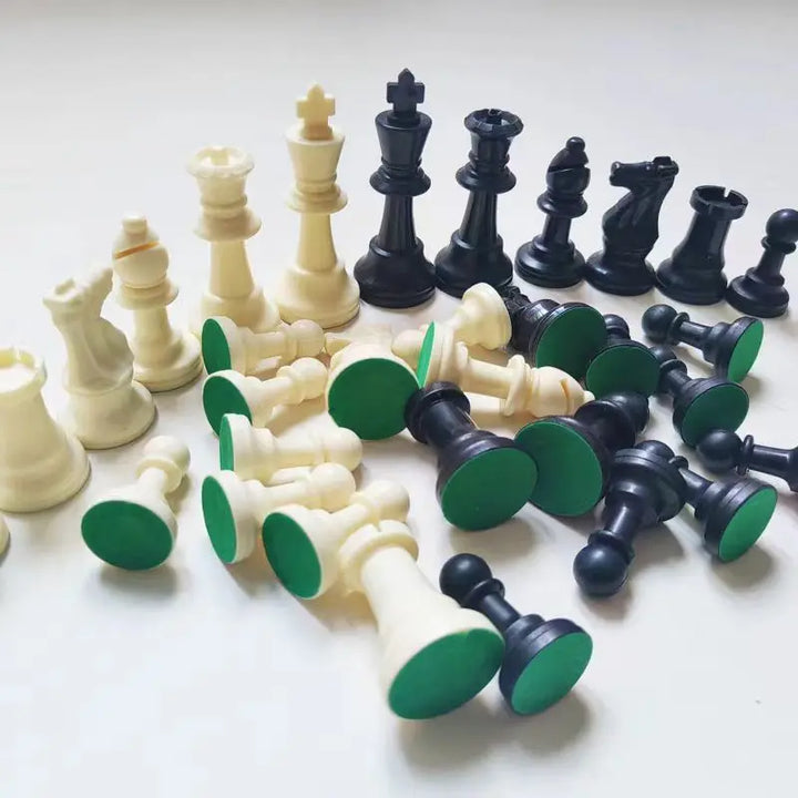 Chessora Juego Completo de Ajedrez de Madera – Set de 32 Piezas de Madera de Alta Calidad, Diseño Clásico para Principiantes y Avanzados