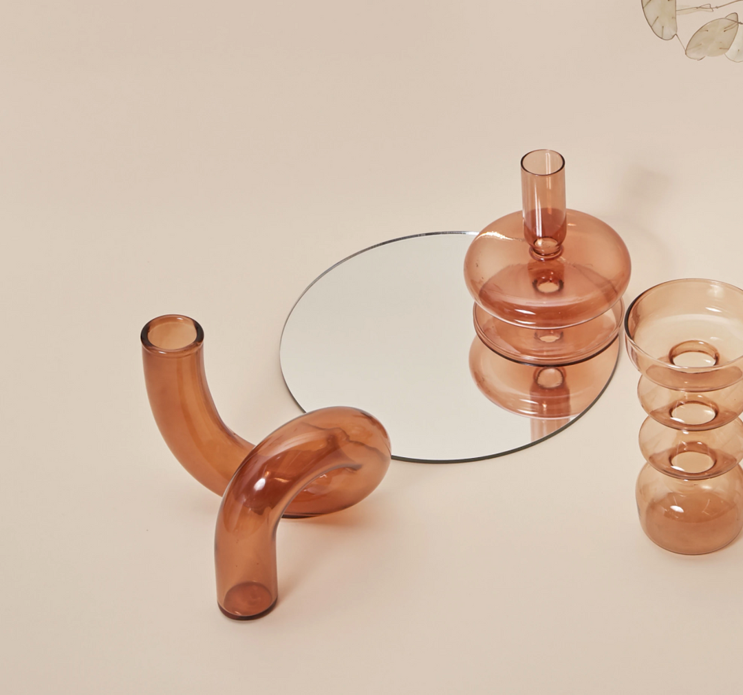 Jarrón de vidrio Aurevio con diseño de asa – Borosilicato, tintado y duradero