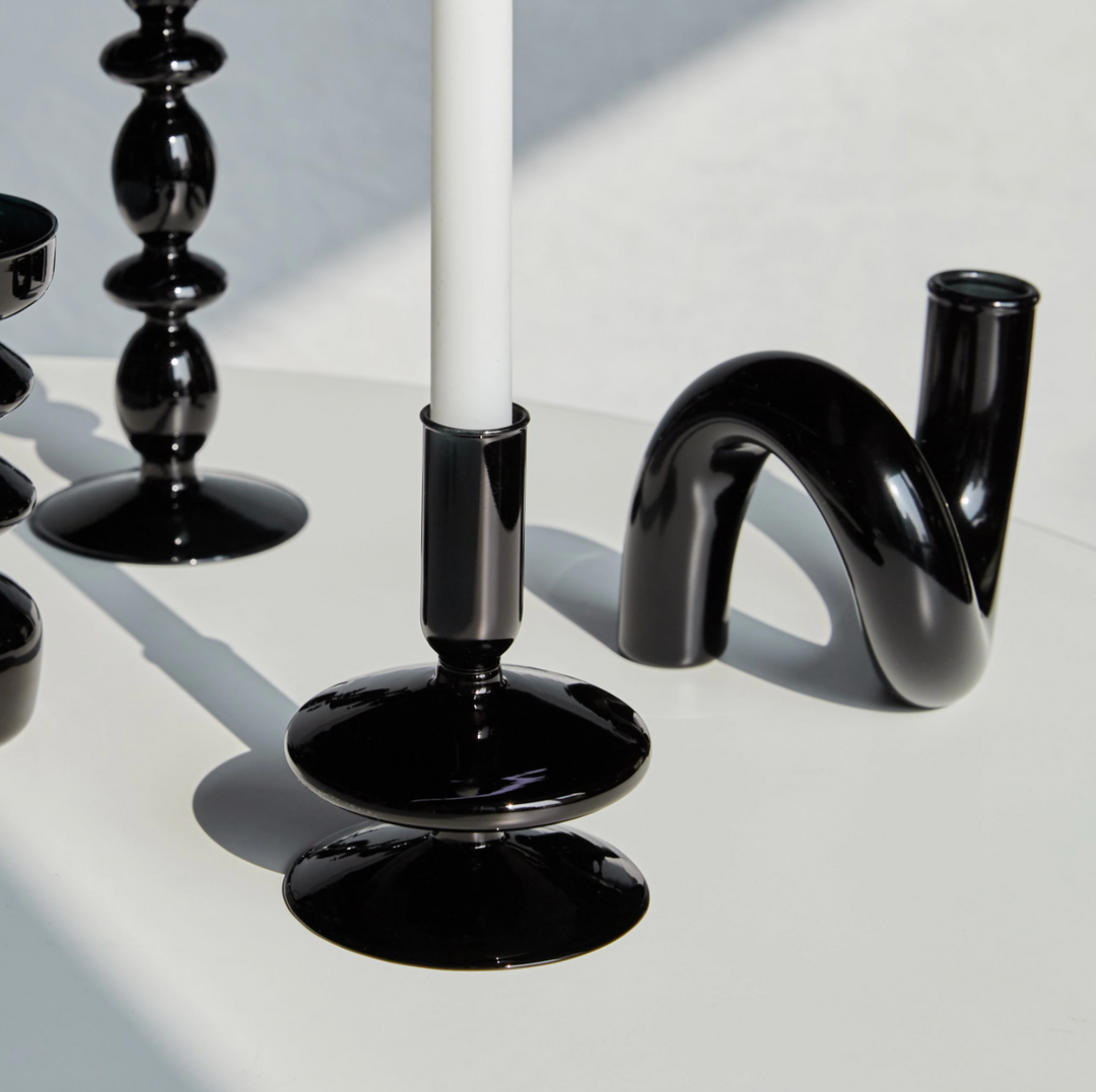 Jarrón de vidrio Aurevio con diseño de asa – Borosilicato, tintado y duradero