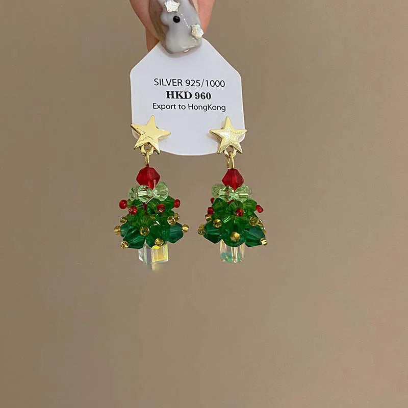 Orecchini Albero di Natale Frostella – Perline di Vetro Fatto a Mano con Stella e Dettaglio Fiocco, Gioielli Eleganti Festivi