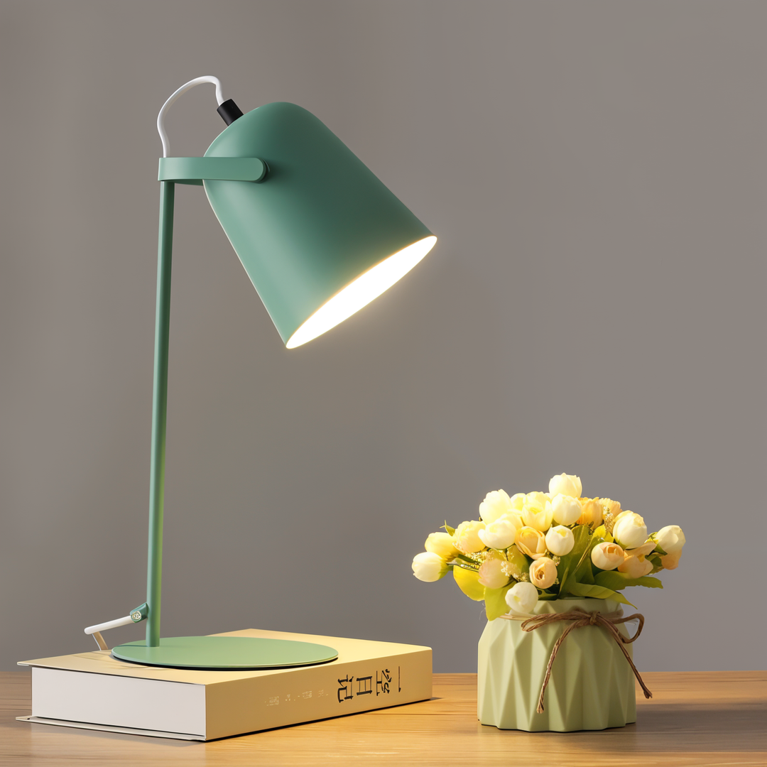 Kleurrijke Bureaulamp met Scandinavisch Design 7