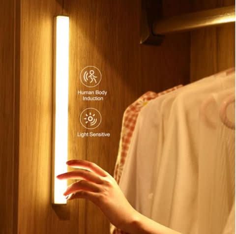 LumiSense Bar - Draadloze LED-armatuur met bewegingssensor en USB/AAA-voeding. 1