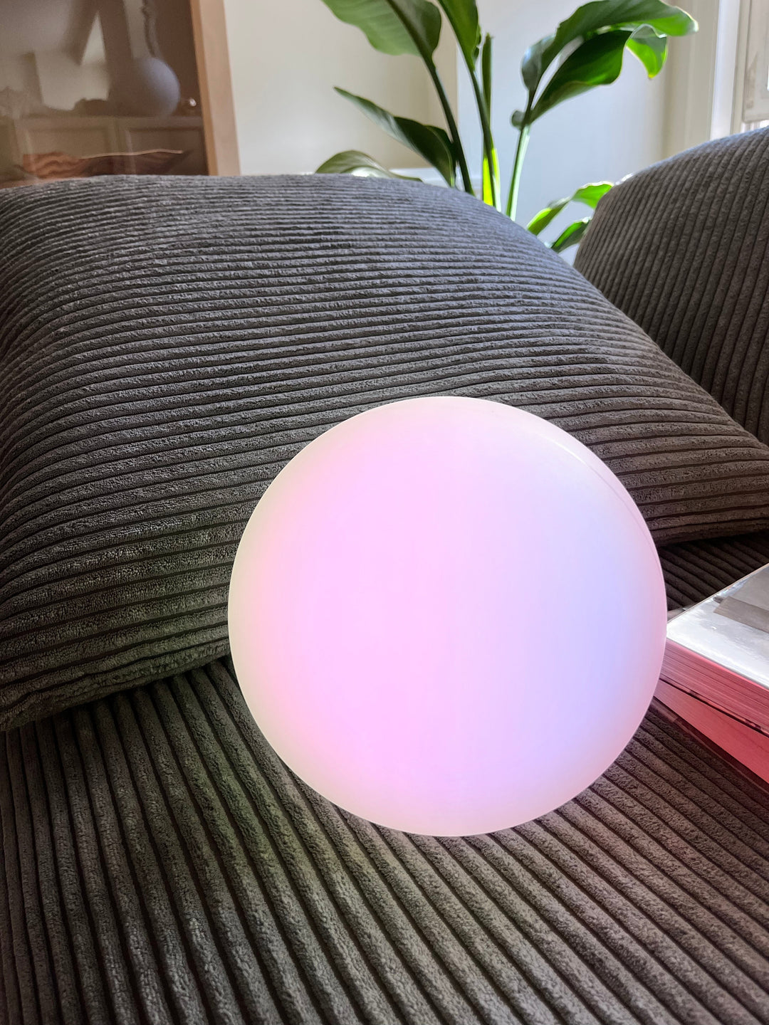 Lunava lampada da tavolo LED – senza fili, ricaricabile e illuminazione a 16 colori
