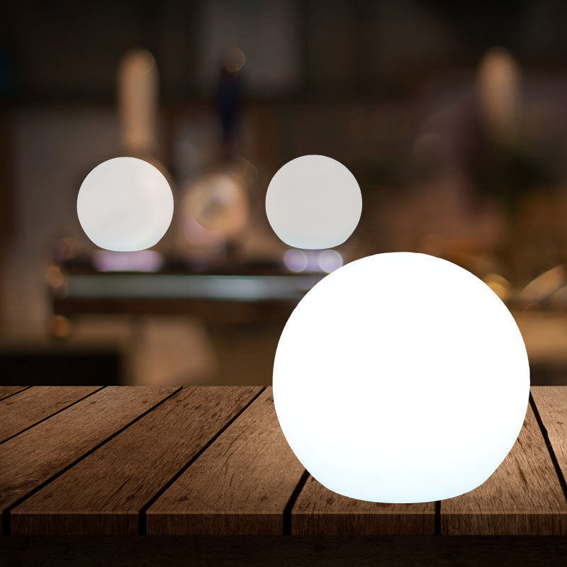 Lunava lampada da tavolo LED – senza fili, ricaricabile e illuminazione a 16 colori