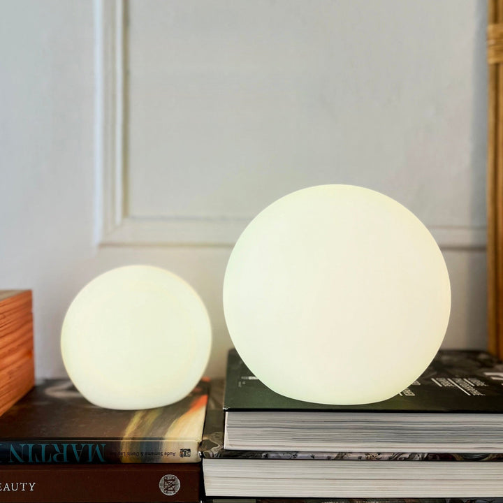 Lunava lampada da tavolo LED – senza fili, ricaricabile e illuminazione a 16 colori