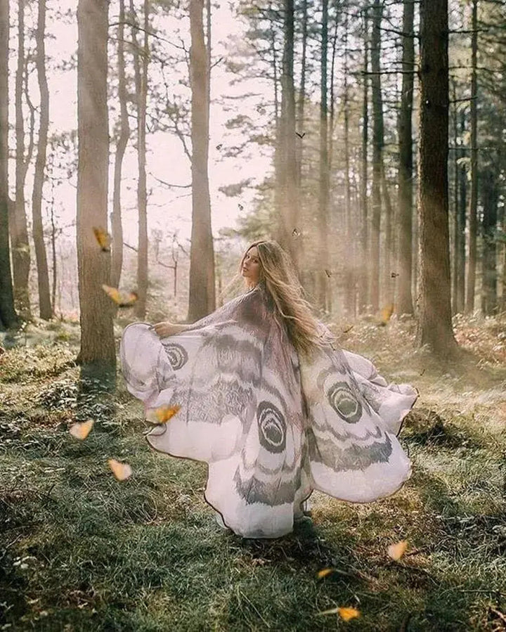 Nachtvlinder Cape Grey Moth – Elegante Vleugelomhang voor Creatieve Momenten | Sansoti 3