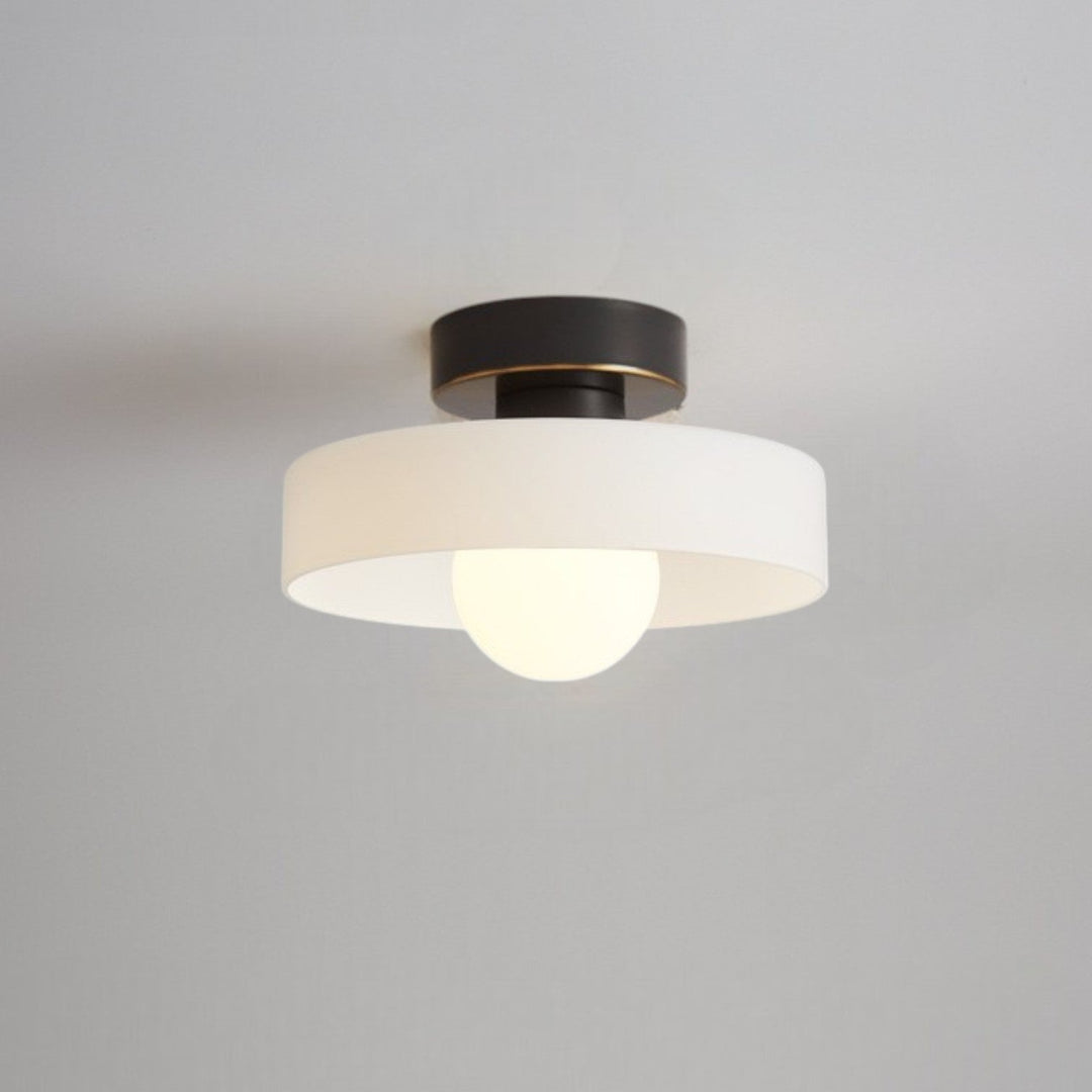 Maisoné Plafondlamp – Bauhaus Design met Glazen Kap &amp; Luxe Messing Afwerking