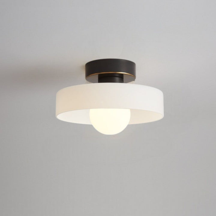 Maisoné Plafondlamp – Bauhaus Design met Glazen Kap &amp; Luxe Messing Afwerking