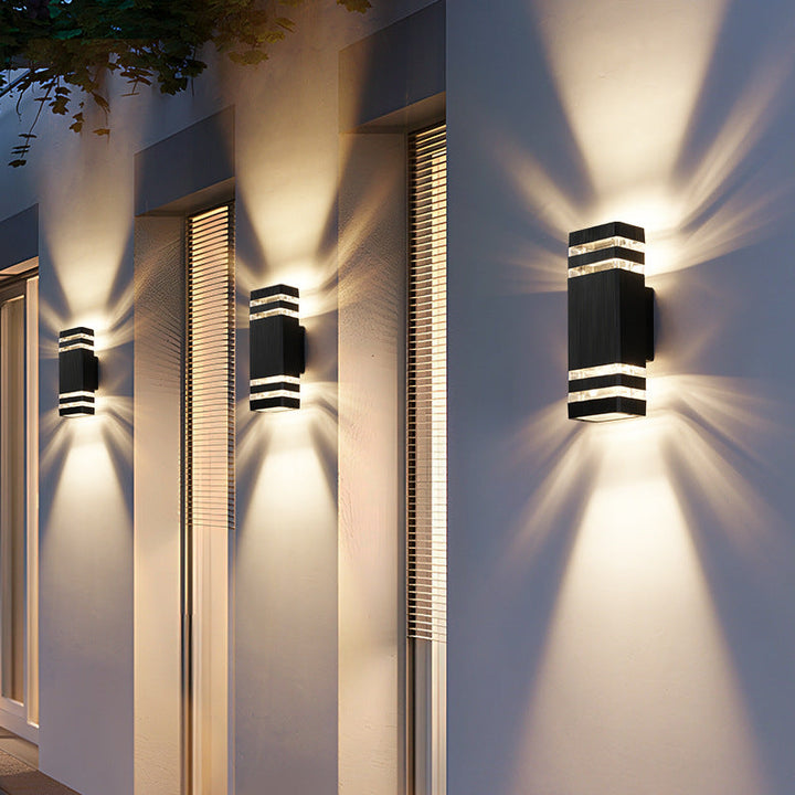 Lumora Buitenwandlamp – Modern 2-Weg Design met LED-Verlichting &amp; Weerbestendige Behuizing