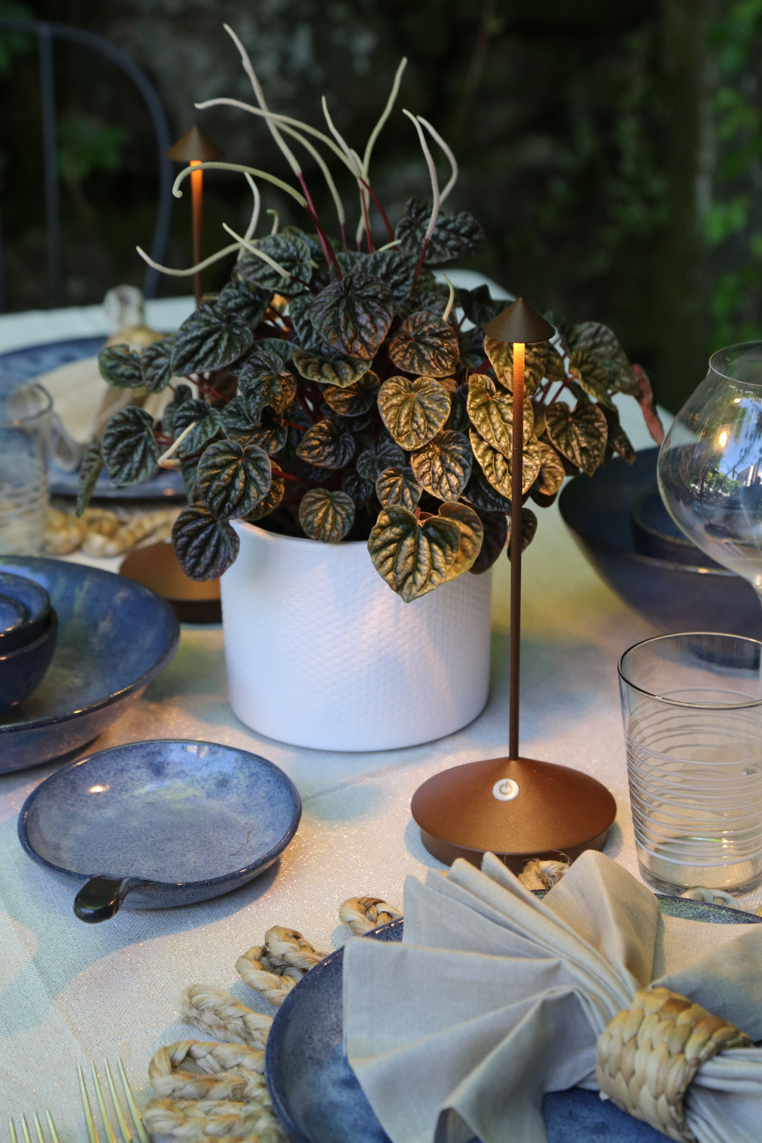 Lumora – LED Tafellamp Draadloos Oplaadbaar IP54 Binnen &amp; Buiten