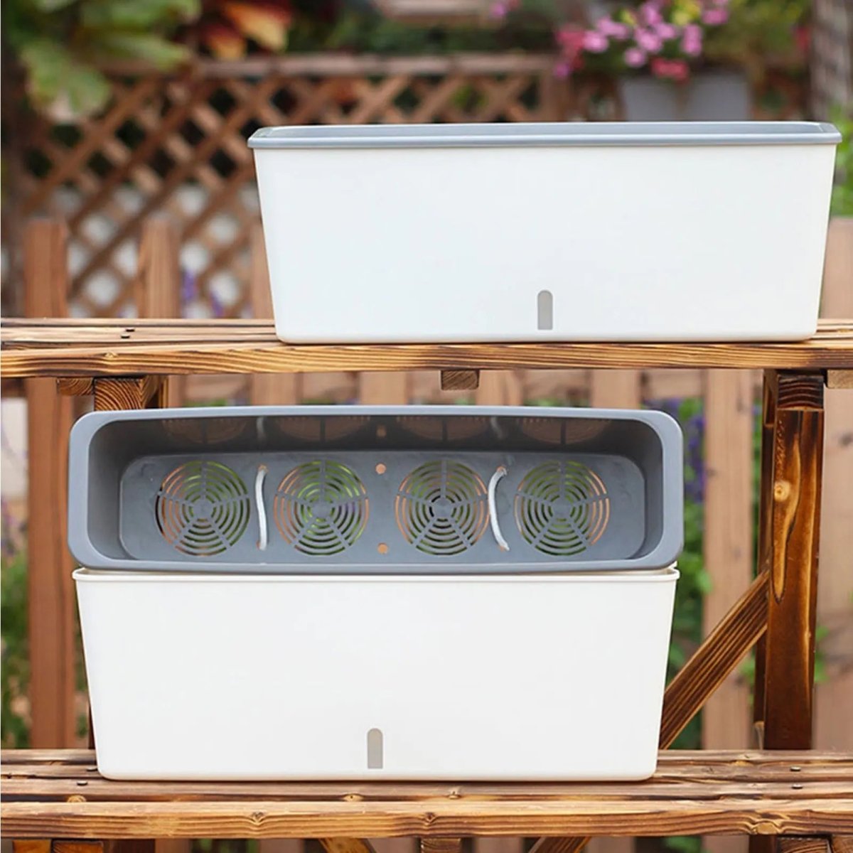 HYDRONEST – Self-watering Plant Container for Continuous Moisture Control Vestragear