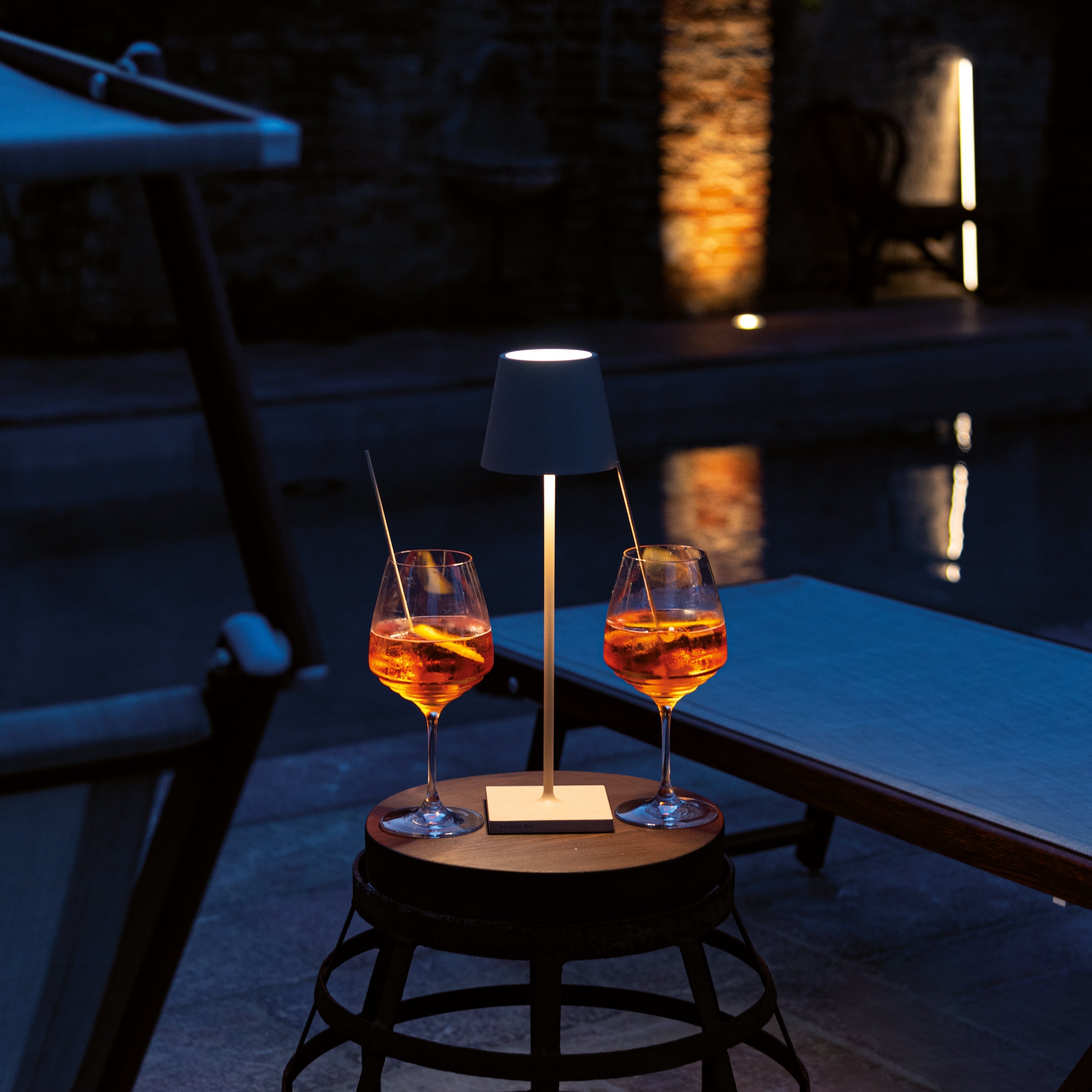 Lumevia Pro – Lampada da tavolo a LED – Senza fili e ricaricabile – IP65