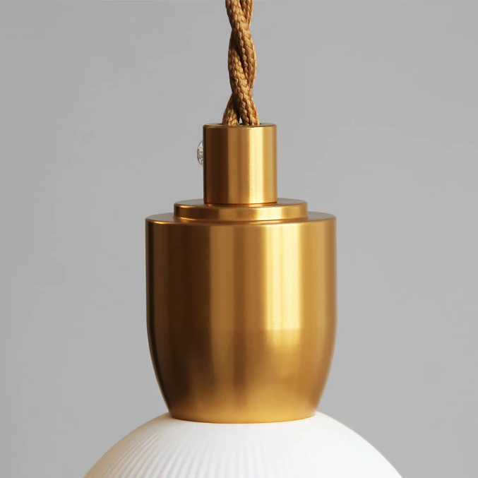 Lampada a sospensione Lumivio – Ceramica piegata e ottone, design moderno in 3 stili