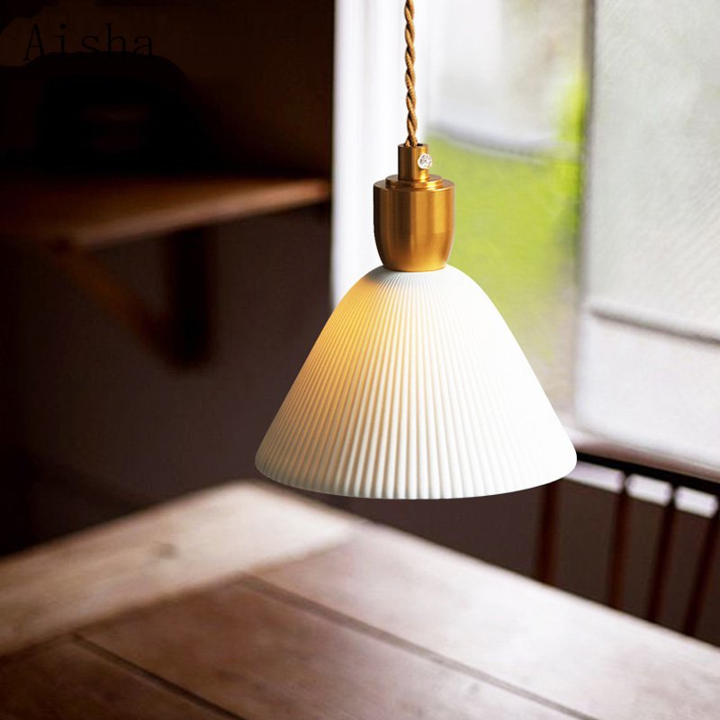 Lampada a sospensione Lumivio – Ceramica piegata e ottone, design moderno in 3 stili