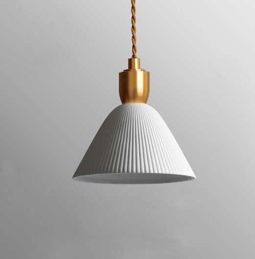 Lampada a sospensione Lumivio – Ceramica piegata e ottone, design moderno in 3 stili